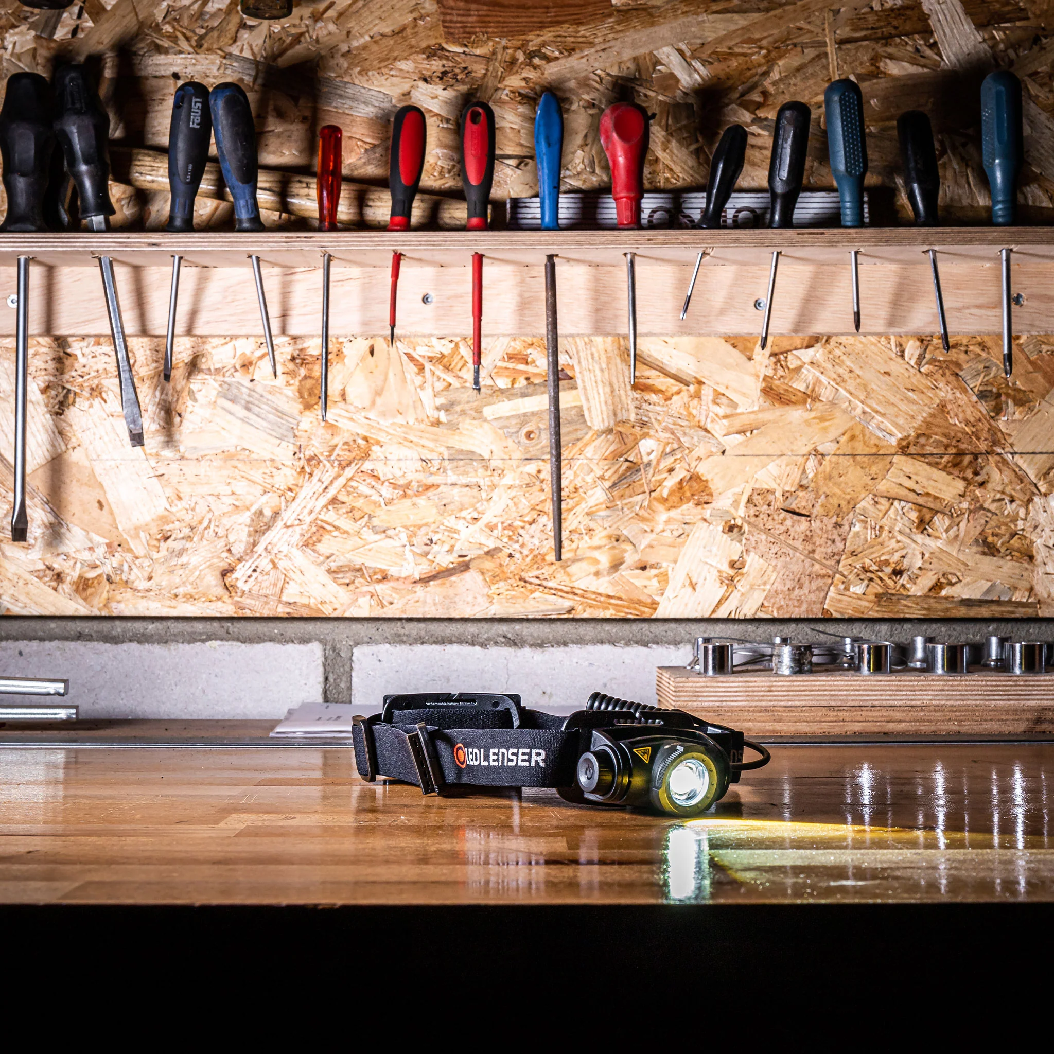 H5R Core Rechargeable Head Torch, 500 Lumens - Image 3