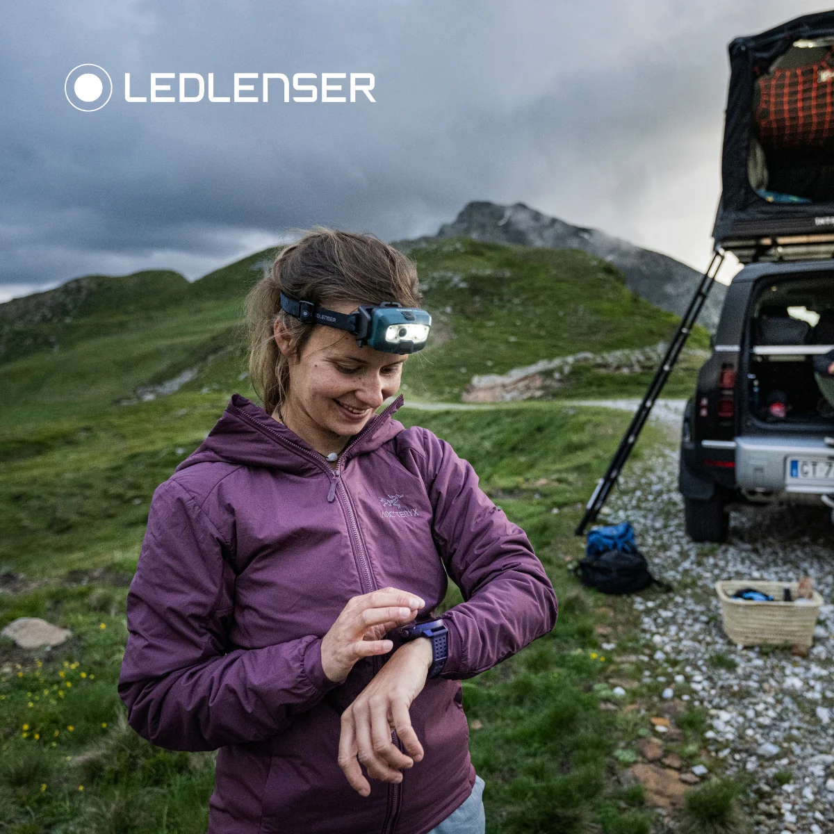 HF8R SIGNATURE RGB Rechargeable Head Torch, 2000 Lumens - Image 3