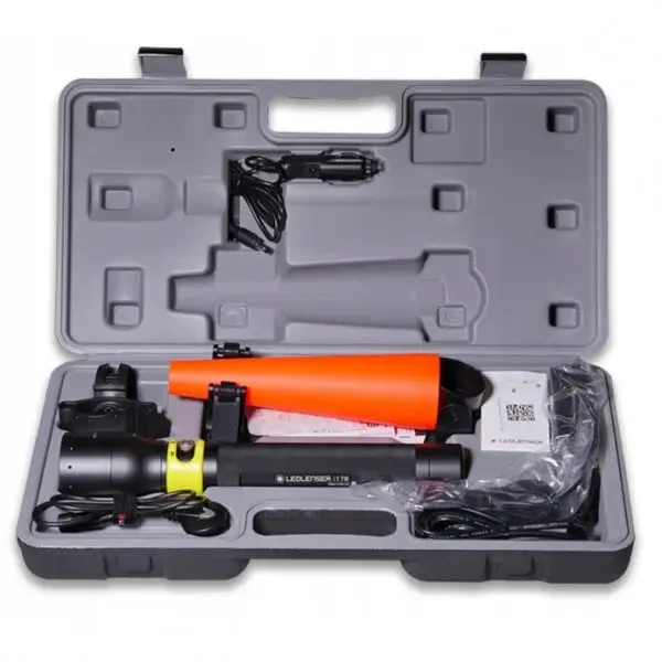 i17R Torch with Hard Carry Case - Image 5