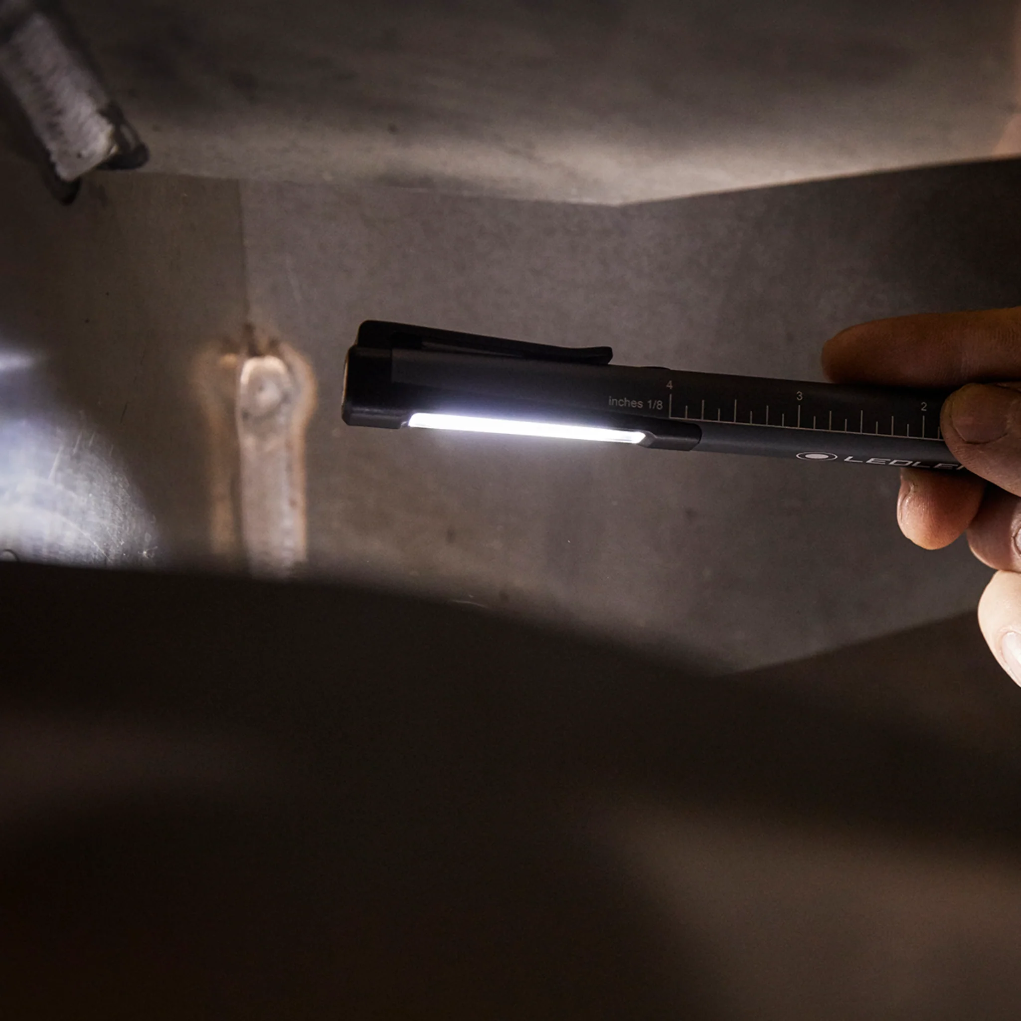 iW2R LASER Inspection Light - Image 2