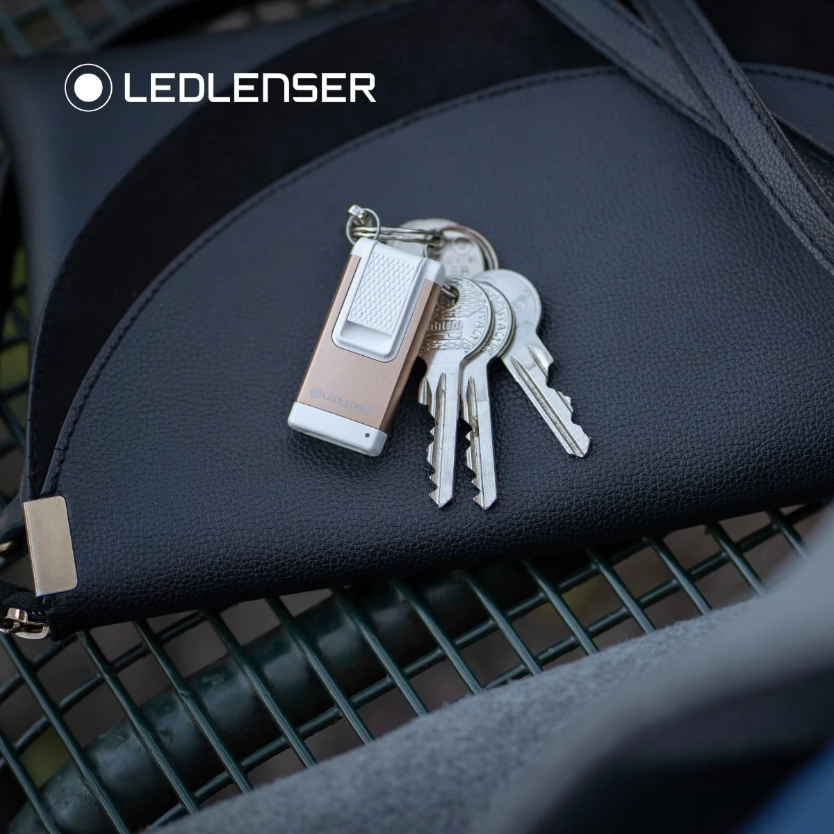 K6R Rechargeable Keyring Torch, Rose Gold - Image 7