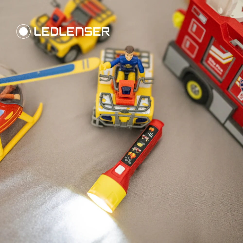 KidBEAM4 Red Fire Service Children's Torch - Image 3