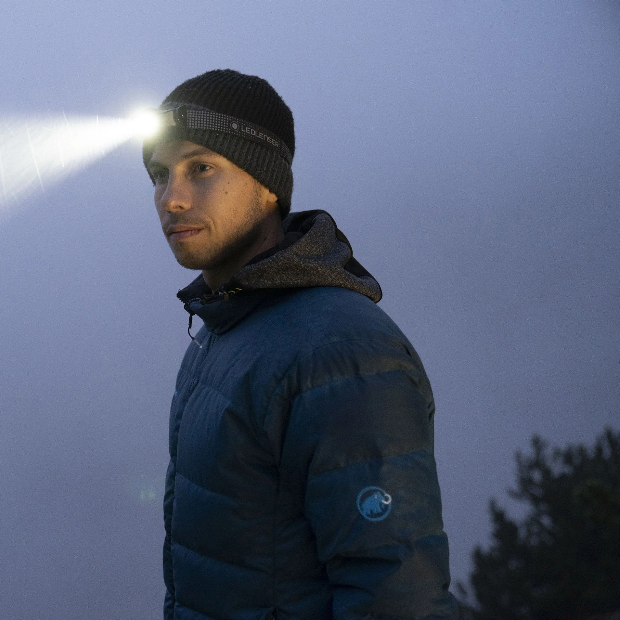 MH3 Battery Powered Head Torch, 200 Lumens - Image 3