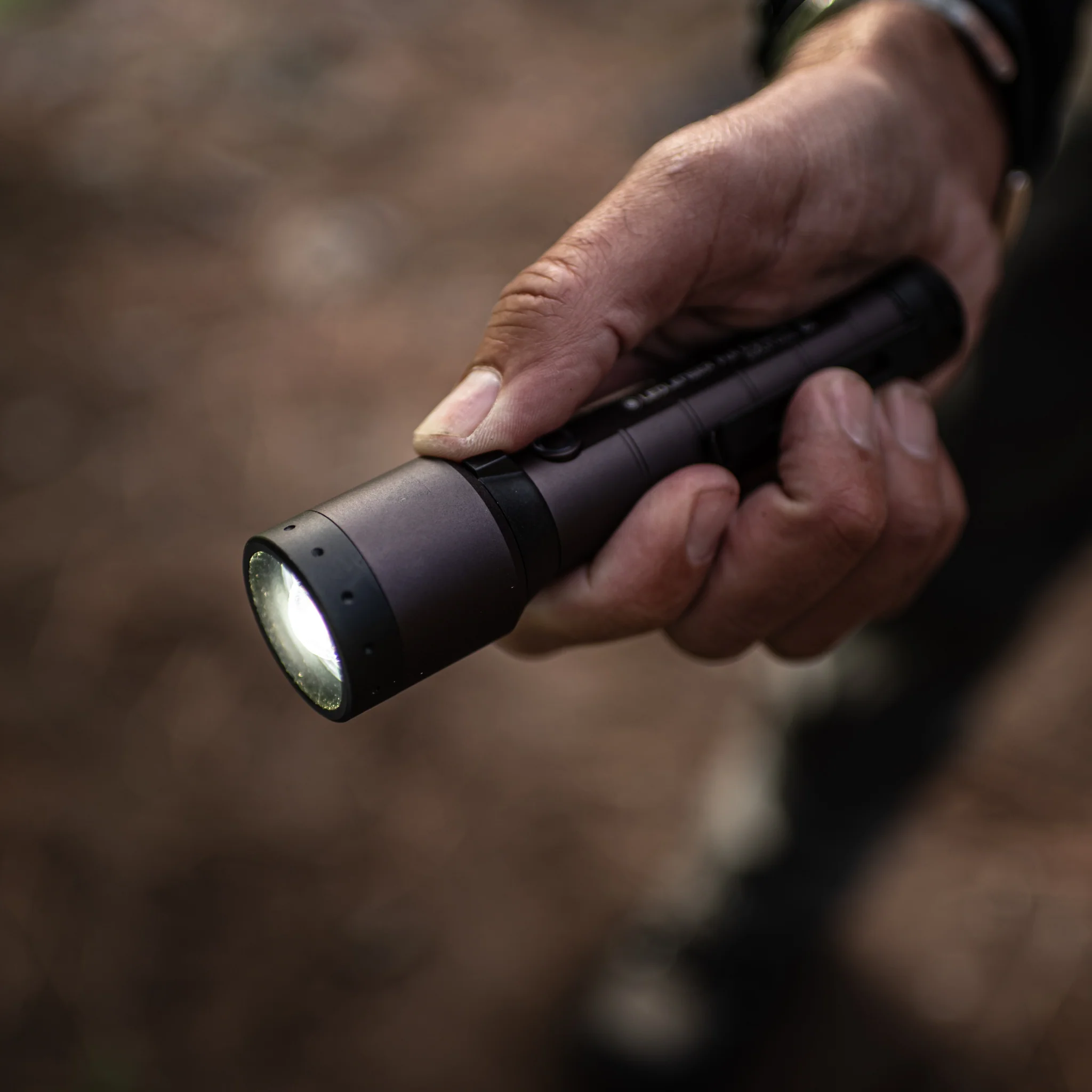 P7R Signature Rechargeable Torch 2020, 2000 Lumens - Image 2