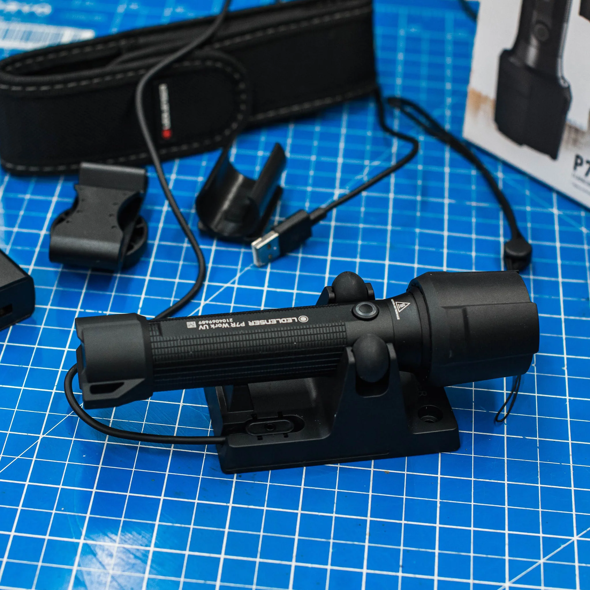 P7R Work UV Rechargeable Torch 2020, 1200 Lumens - Image 3