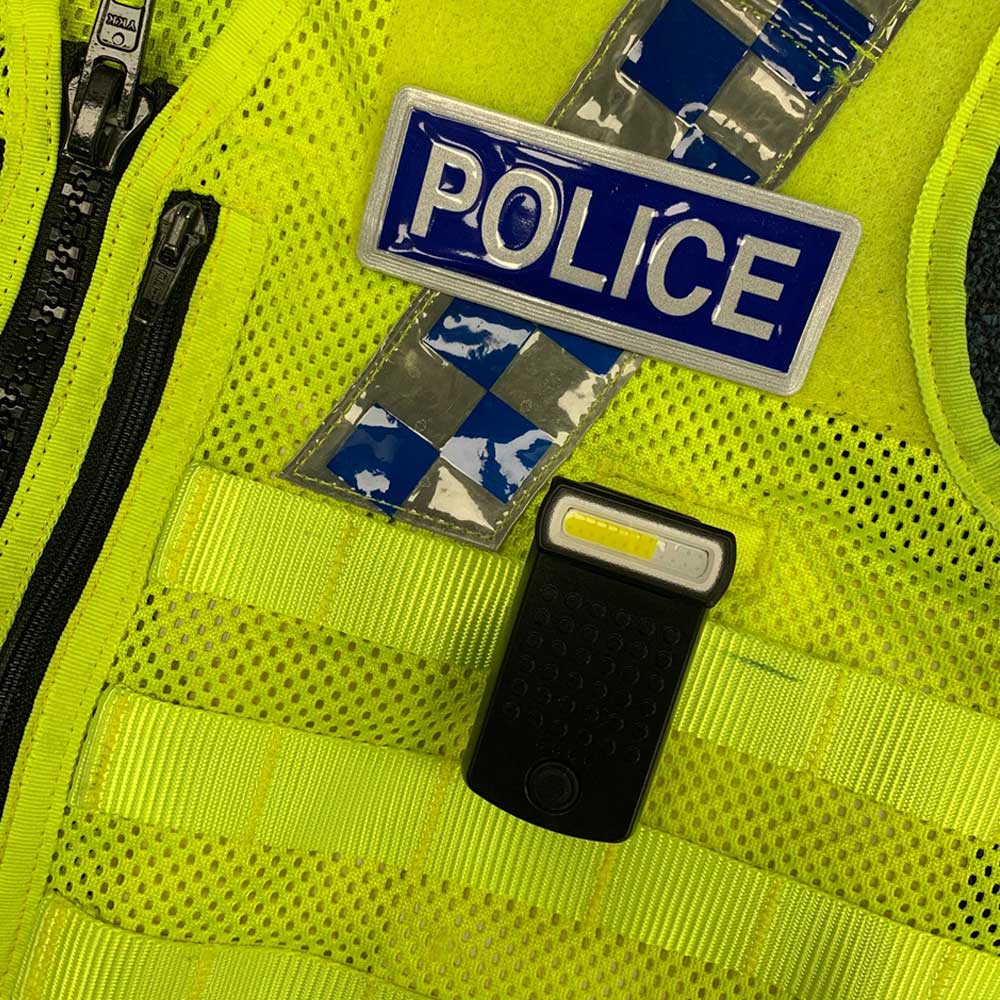 W1R Police Blue Flash Rechargeable Clip Light, 220 Lumens - Image 3