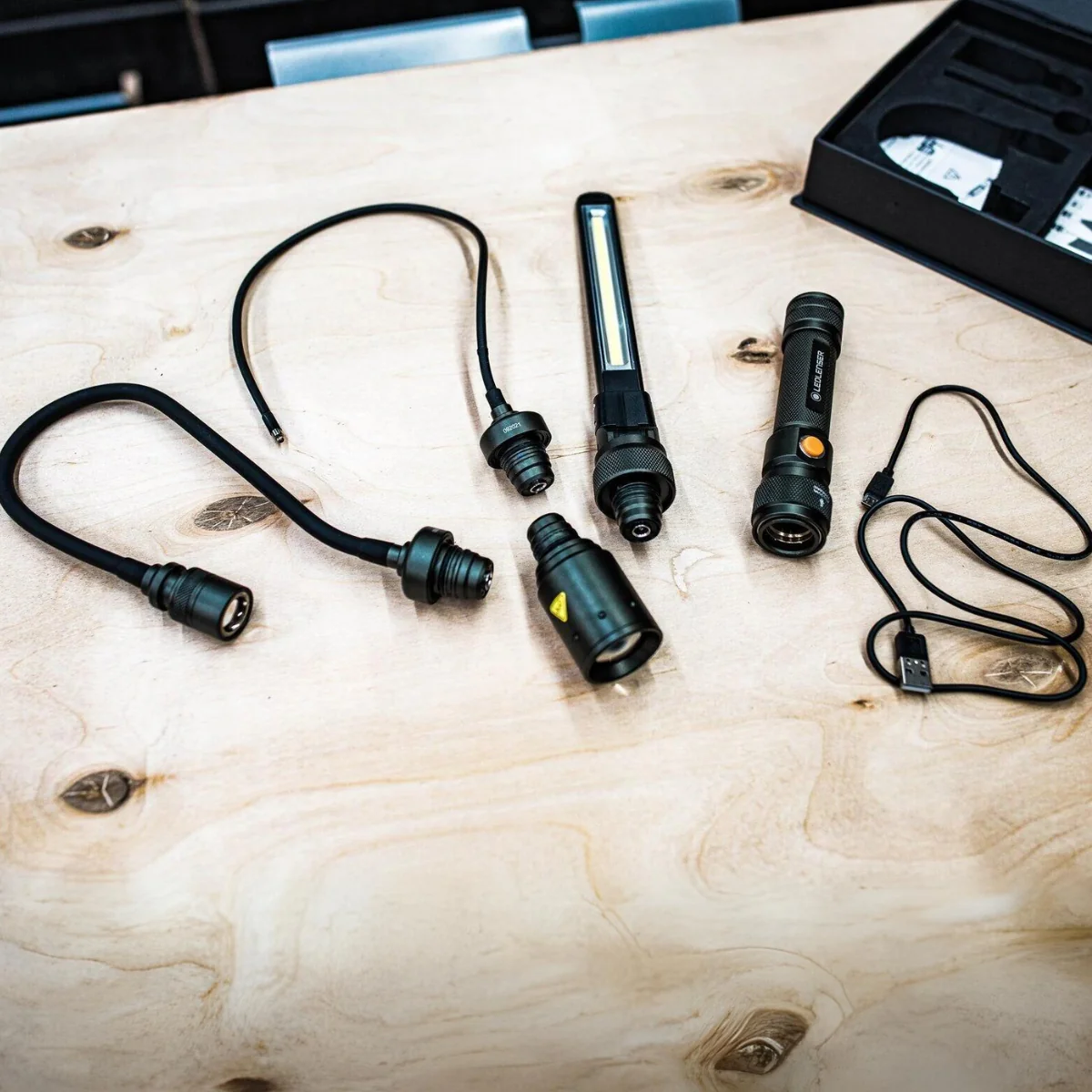 Workers Friend Rechargeable Inspection Light, 4-in-1 Quick Connect - Image 3